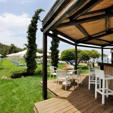 Aks Hinitsa Bay Resort