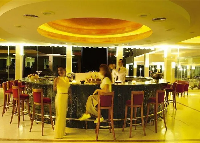 Aks Hinitsa Bay Resort