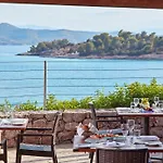 Aks Hinitsa Bay Resort Hinitsa