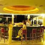 Aks Hinitsa Bay Semesteranläggning (resort)