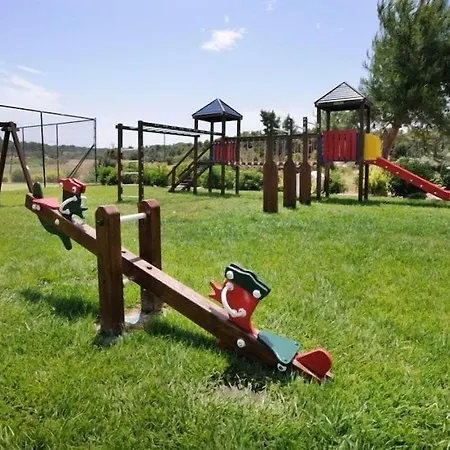 Aks Hinitsa Bay بورتو خيلي