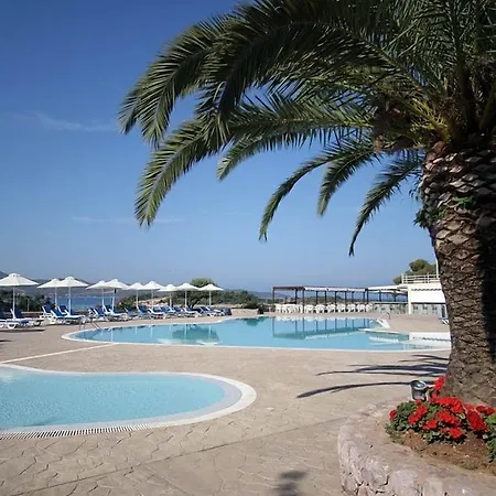 منتجع Aks Hinitsa Bay 4*
