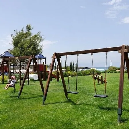 منتجع Aks Hinitsa Bay 4*