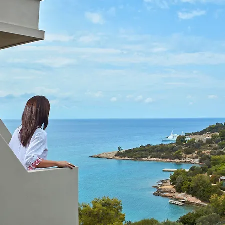 Aks Hinitsa Bay Resort