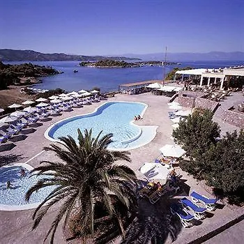 منتجع Aks Hinitsa Bay 4*