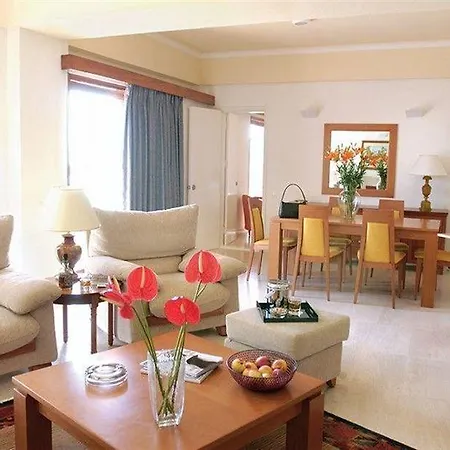 منتجع Aks Hinitsa Bay 4*