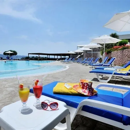 Aks Hinitsa Bay 4* بورتو خيلي