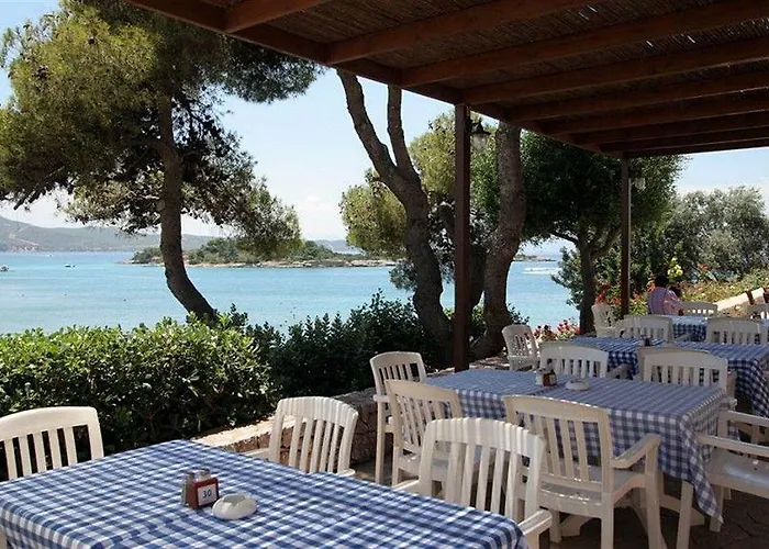 Aks Hinitsa Bay Porto Cheli