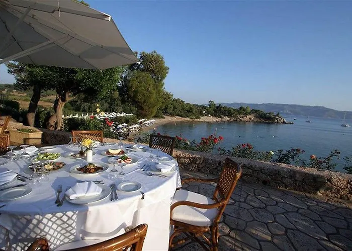 Rezort Aks Hinitsa Bay