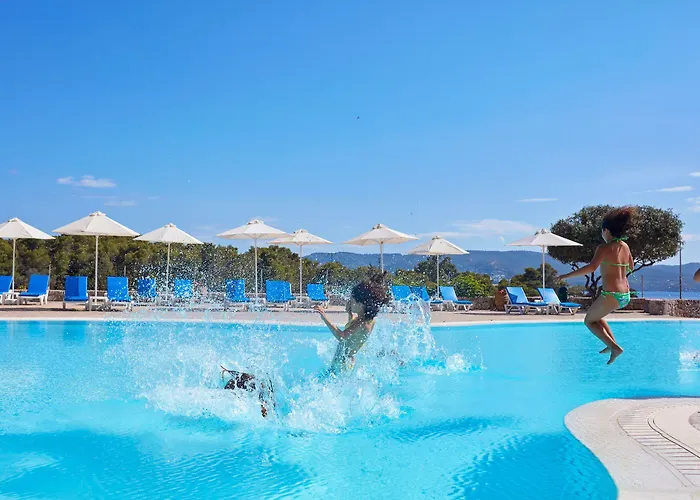 Aks Hinitsa Bay 4* Porto Cheli