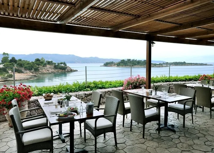 Resort Aks Hinitsa Bay