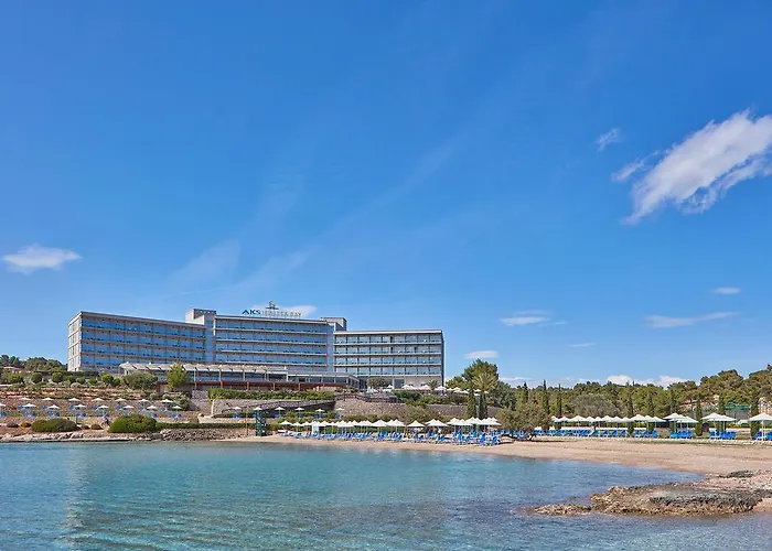 Rezort Aks Hinitsa Bay