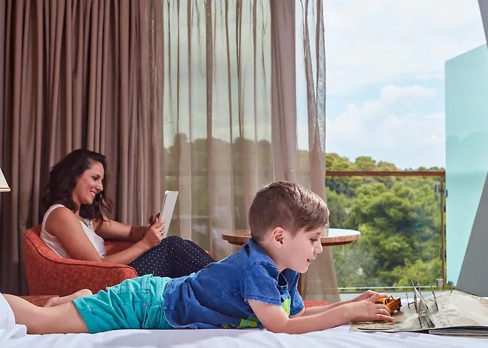 Resort Aks Hinitsa Bay 4*