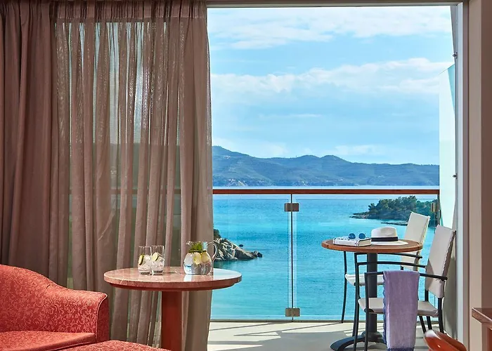 Aks Hinitsa Bay