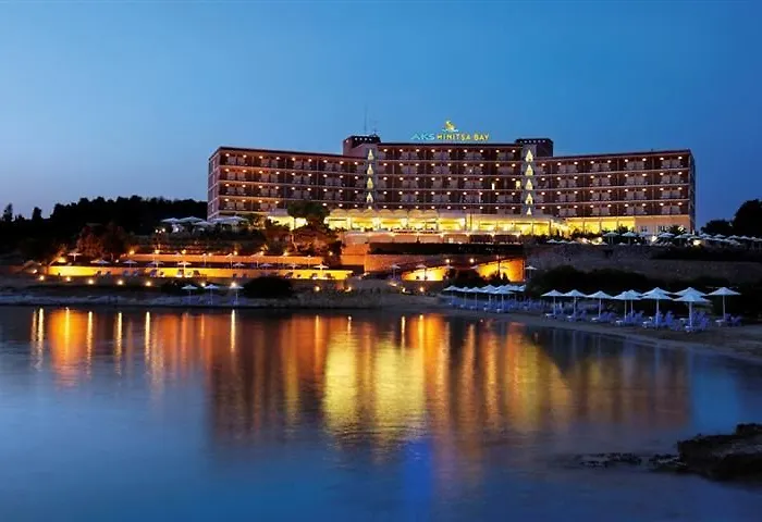 Aks Hinitsa Bay