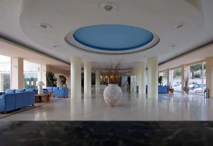 Aks Hinitsa Bay Resort